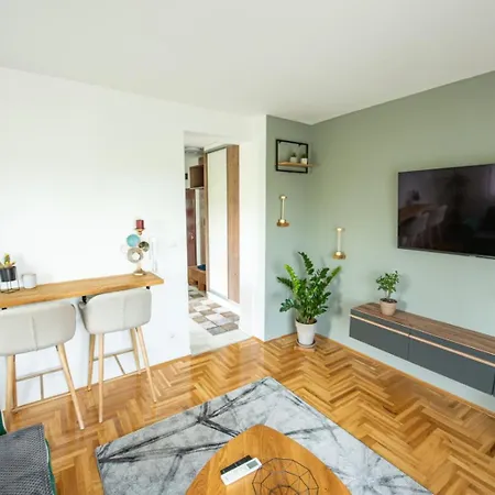 Sarmantan Stan U Centru Grada *